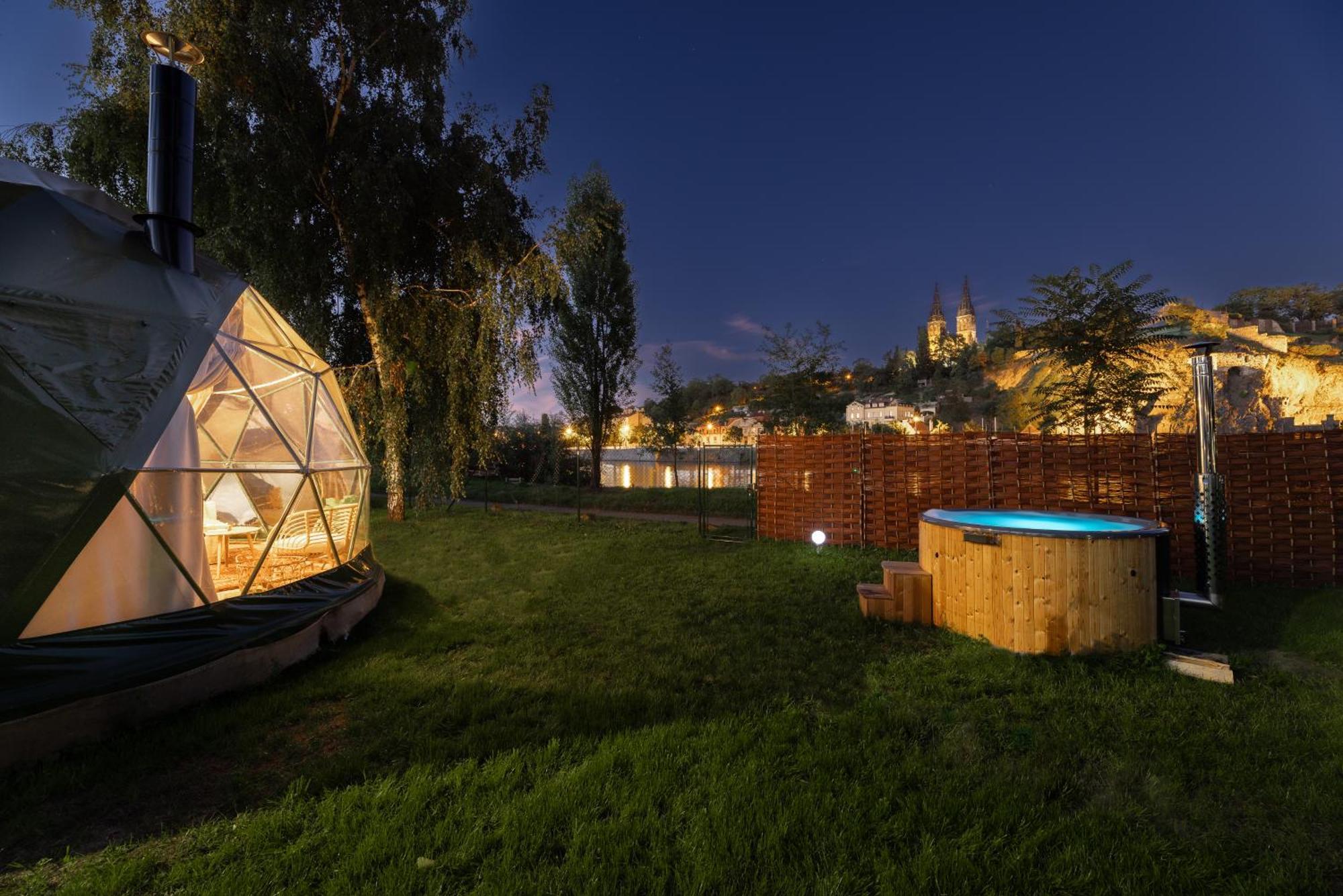 Glamping Escape To The Stars Under Skyline Glamping Praga