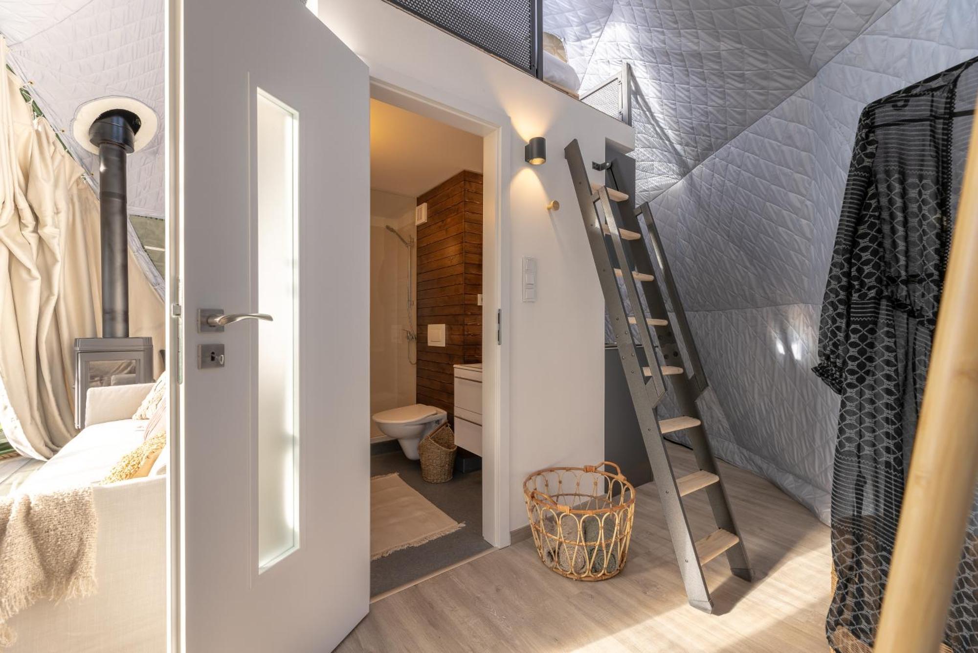 Glamping Escape To The Stars Under Skyline Praga