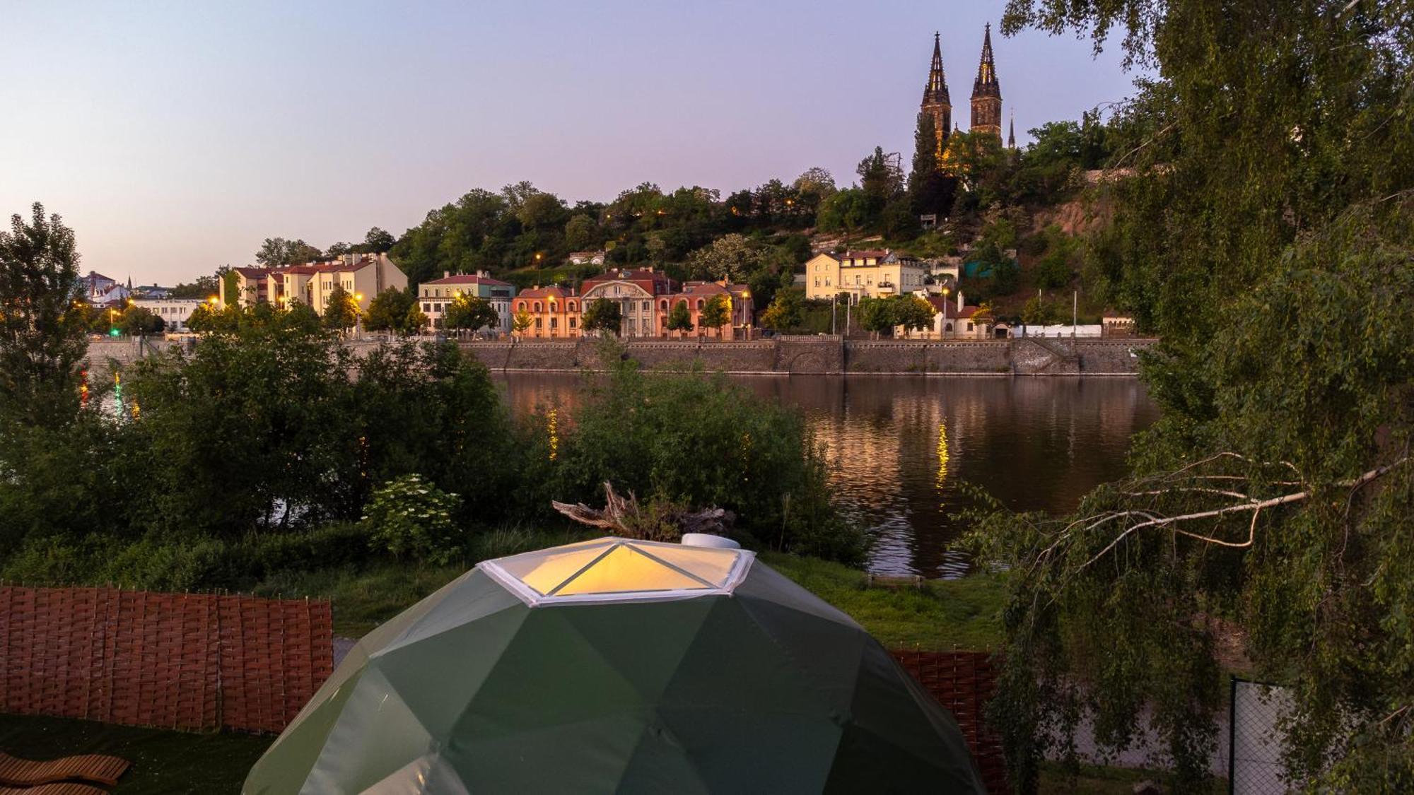 Glamping Escape To The Stars Under Skyline