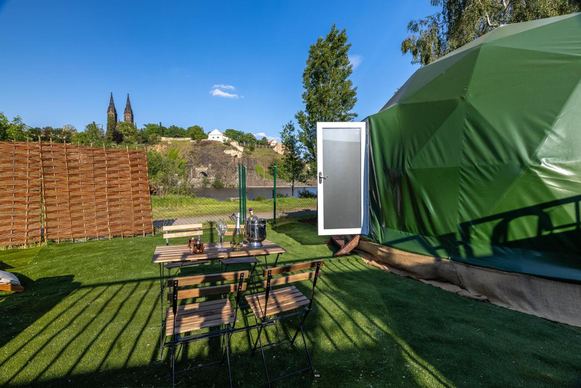 Glamping Escape To The Stars Under Skyline Glamping Praga